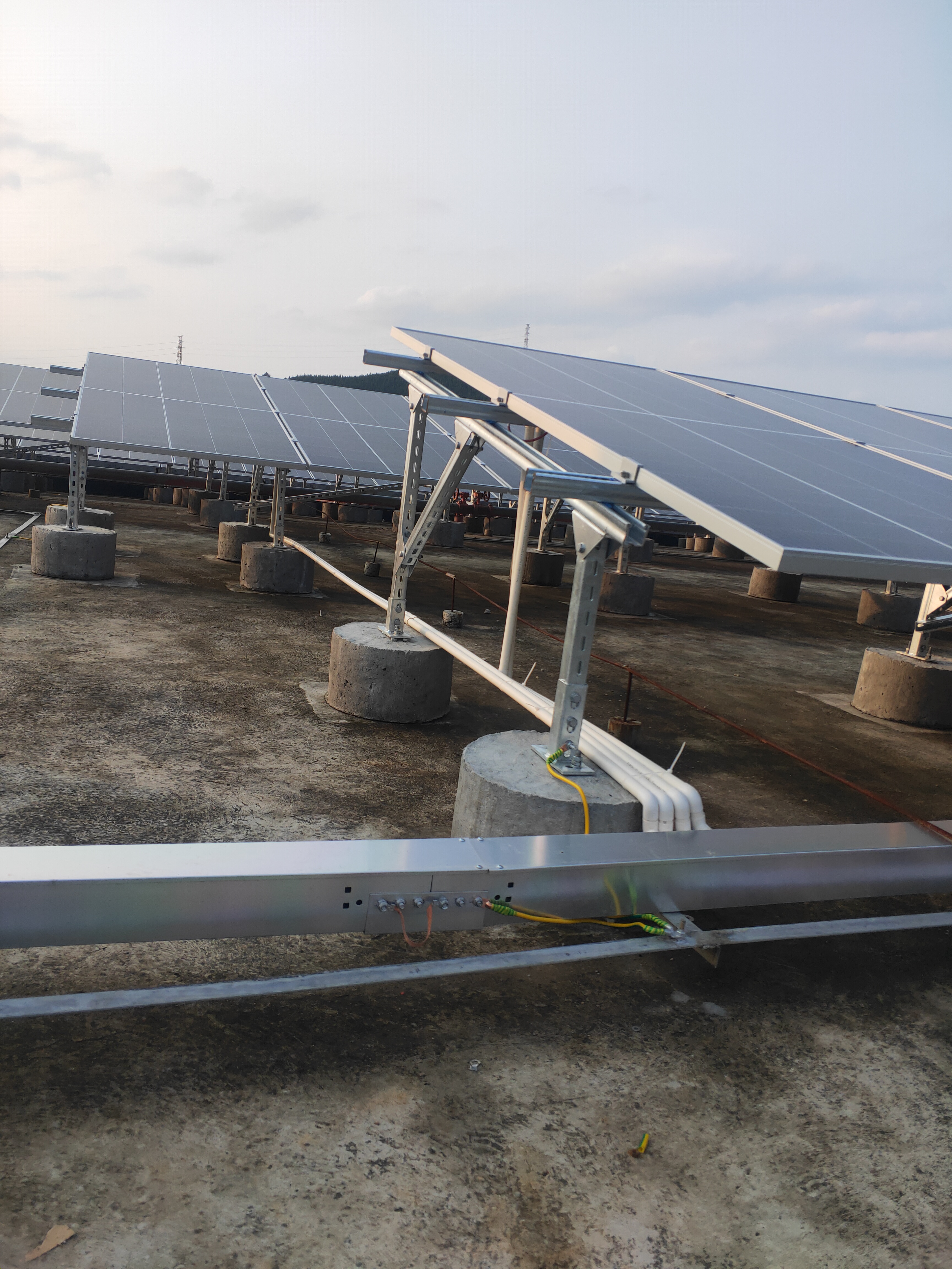 Panneaux solaires réglables