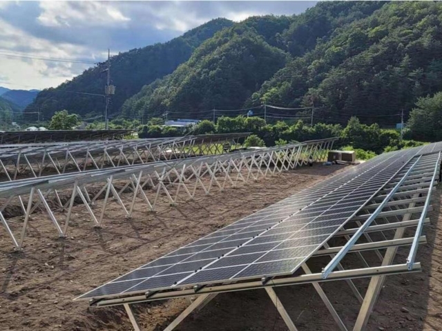 Support de poteau solaire pour système de montage au sol en acier C